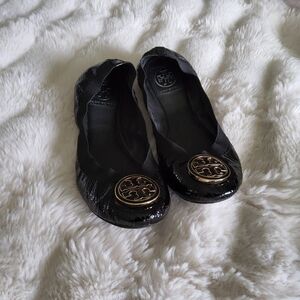 Tory Burch Black Patent Leather Ballet Flats with Gold Logo